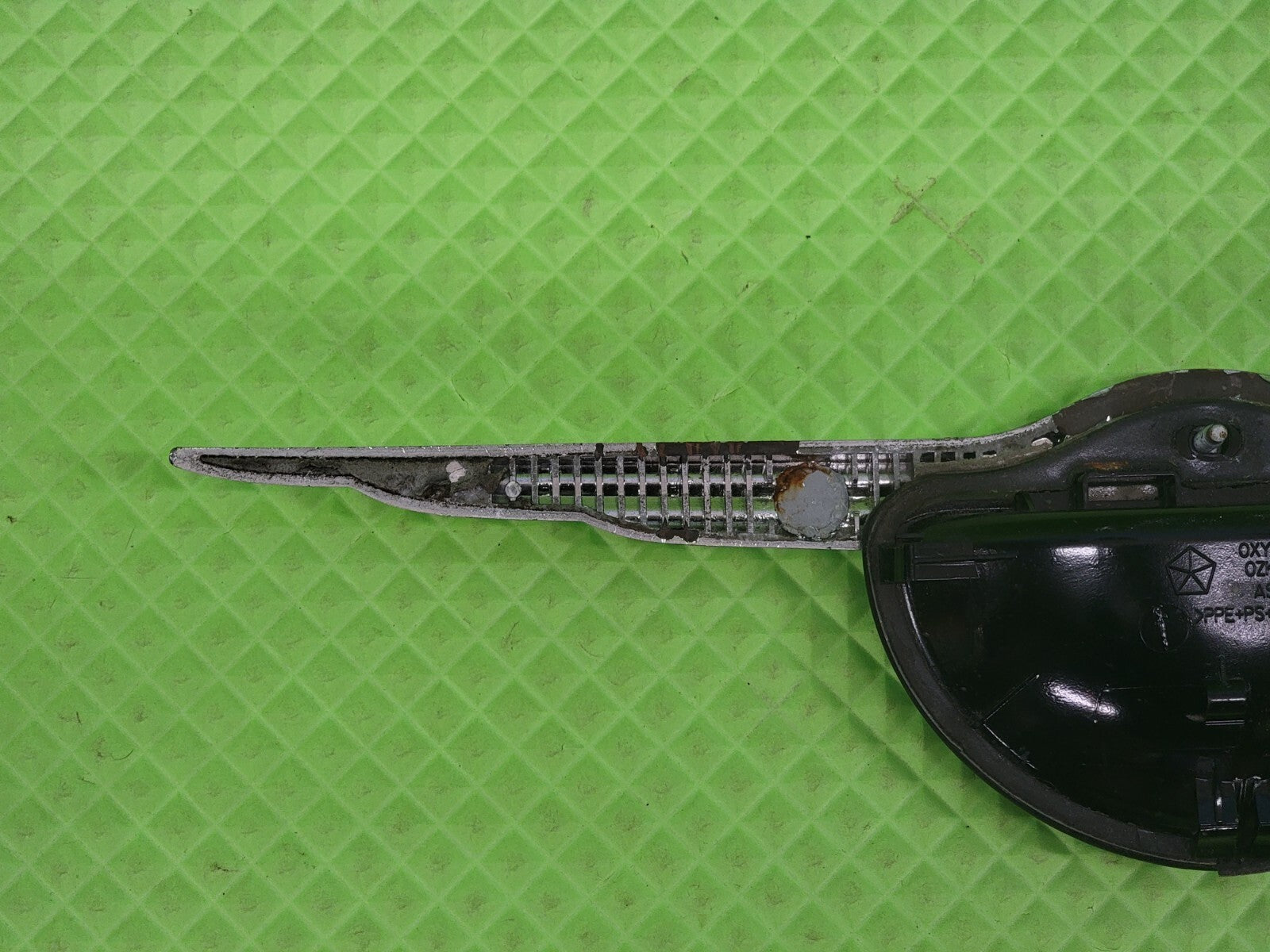 🔥 06-10 PT Cruiser Electric Hatch Liftgate Trunk Release Handle Emblem BLACK