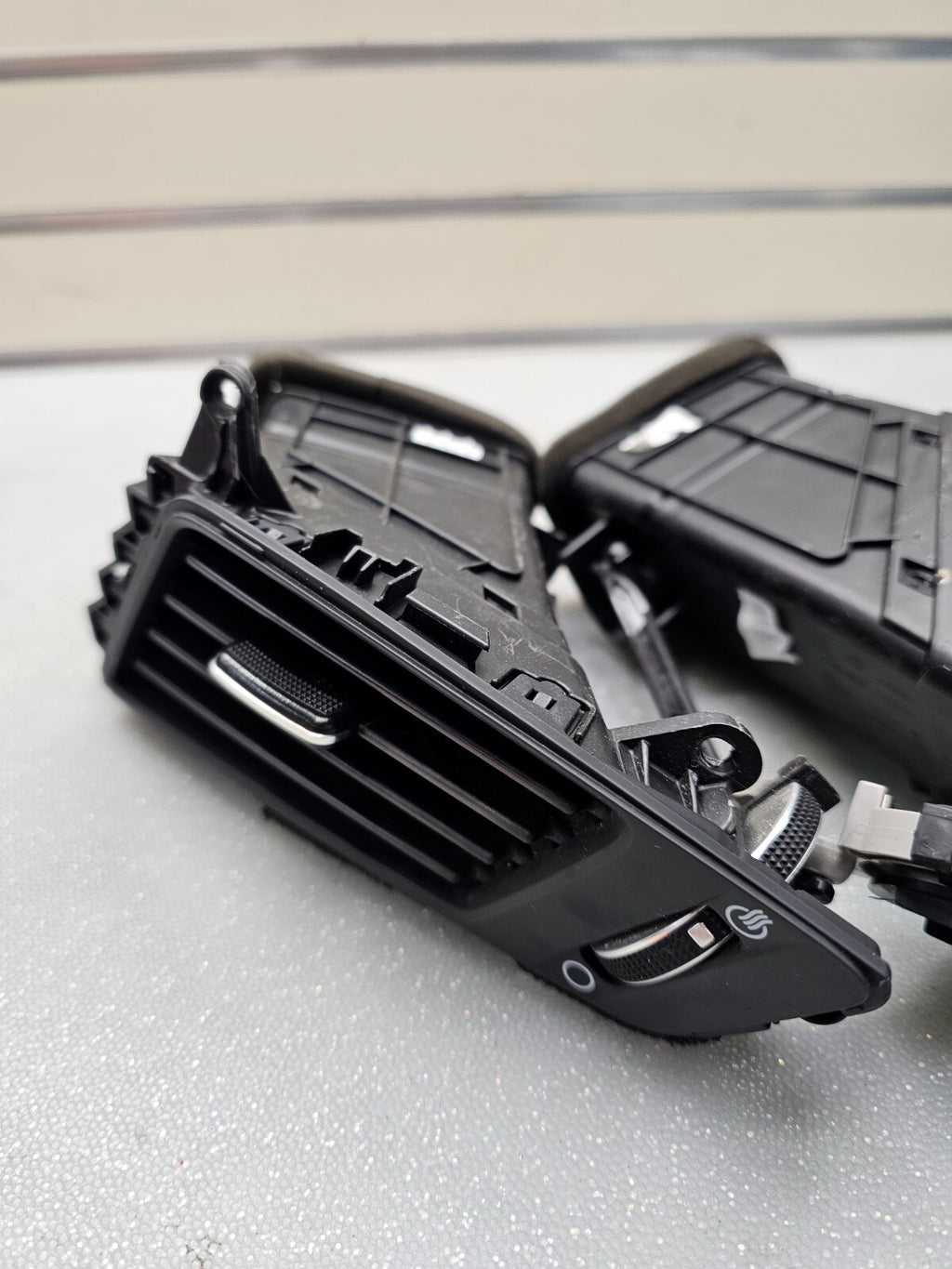 🔥2011 - 2013 Hyundai Sonata Driver & Passenger Center Dash Air Vents OEM