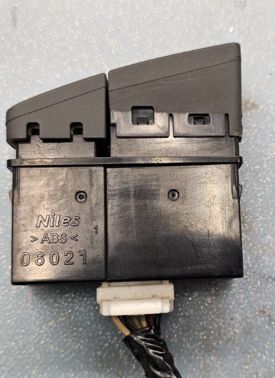 🔥10-17 Suzuki Swift Flasher Hazard Relay Warning Light Switch Assembly Black