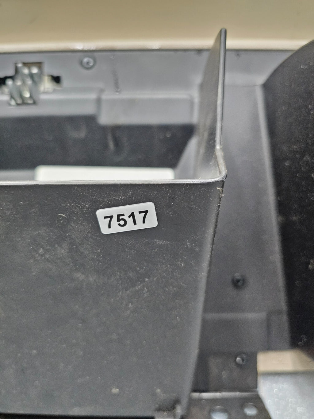 99-06 SILVERADO SIERRA Dash GLOVE BOX Storage Compartment Assembly Light TAN G3