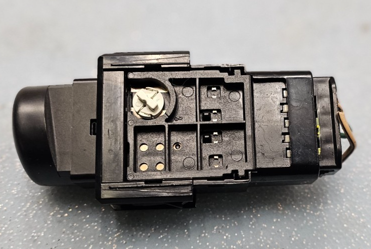 🔥03-08 Vibe Hazard Emergency Warning Light Lamp Flasher Switch Control Button 