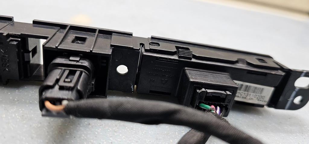 🔥06-24 Acadia Savana Sierra Hazard Light Control Switch Restraint Module PANEL