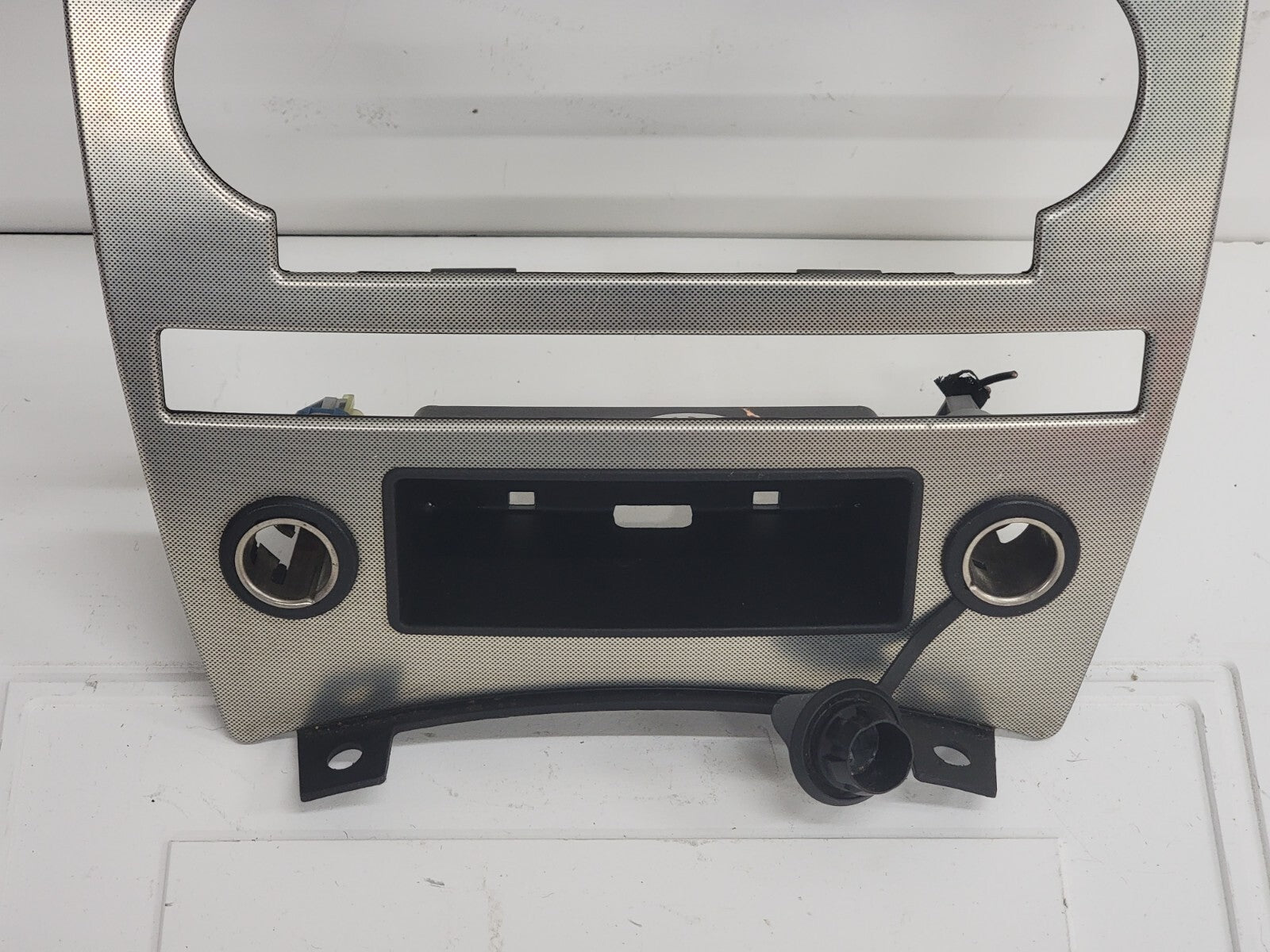 🔥2005-2006 JEEP GRAND CHEROKEE DASH PANEL RADIO SURROUND TRIM BEZEL OEM B70