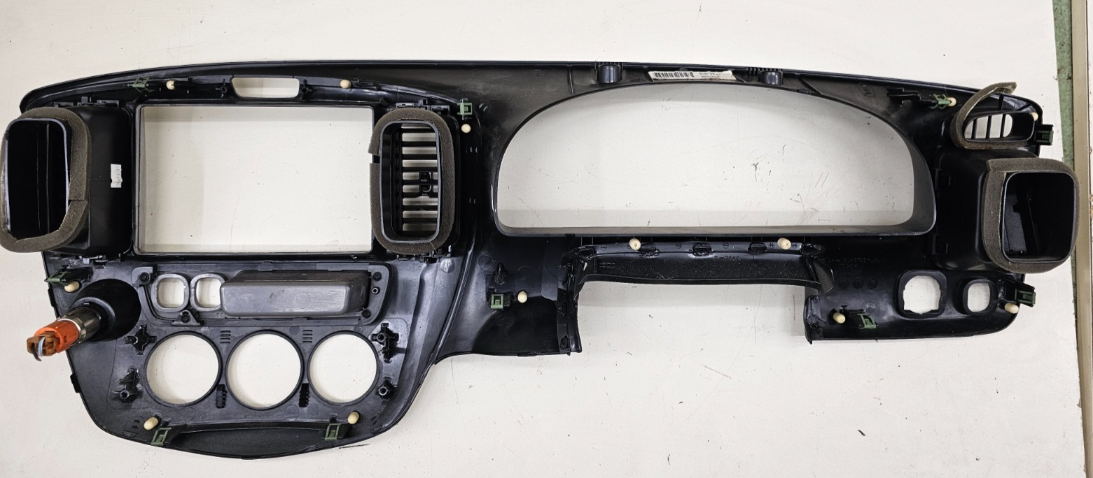01-06 Tribute Dash Instrument Cluster Speedometer Bezel Trim Panel Black/Silver