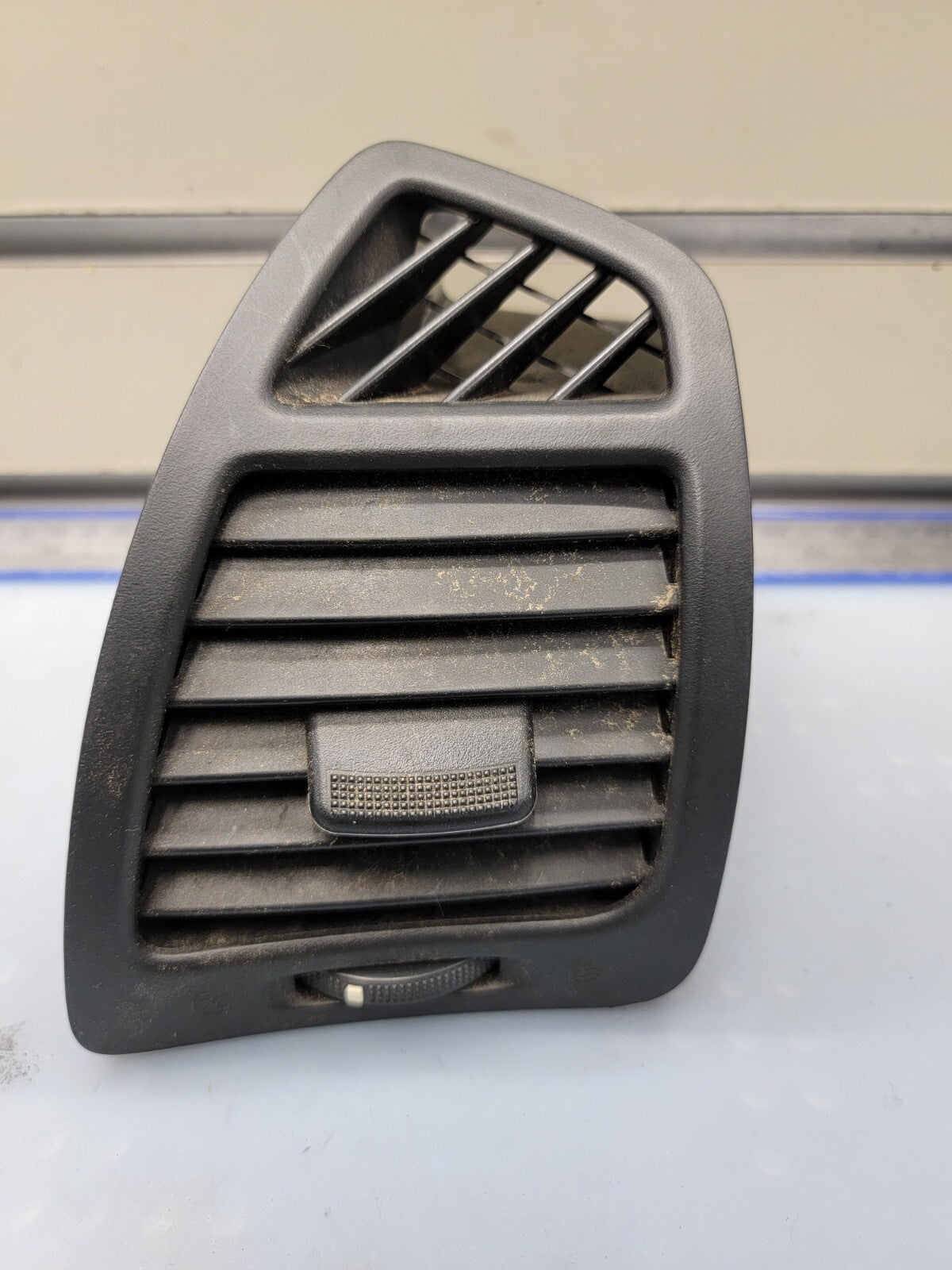 🔥2011-2013 Kia Sorento Dash Left Driver A/C Heater Air Vent Duct Grille OEM