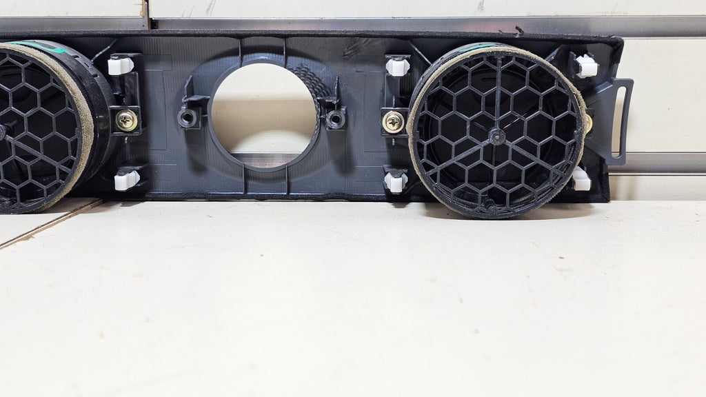 🔥03-06 MITSUBISHI OUTLANDER CARBON FIBER UPPER DASH VENT CLOCK BEZEL TRIM OEM