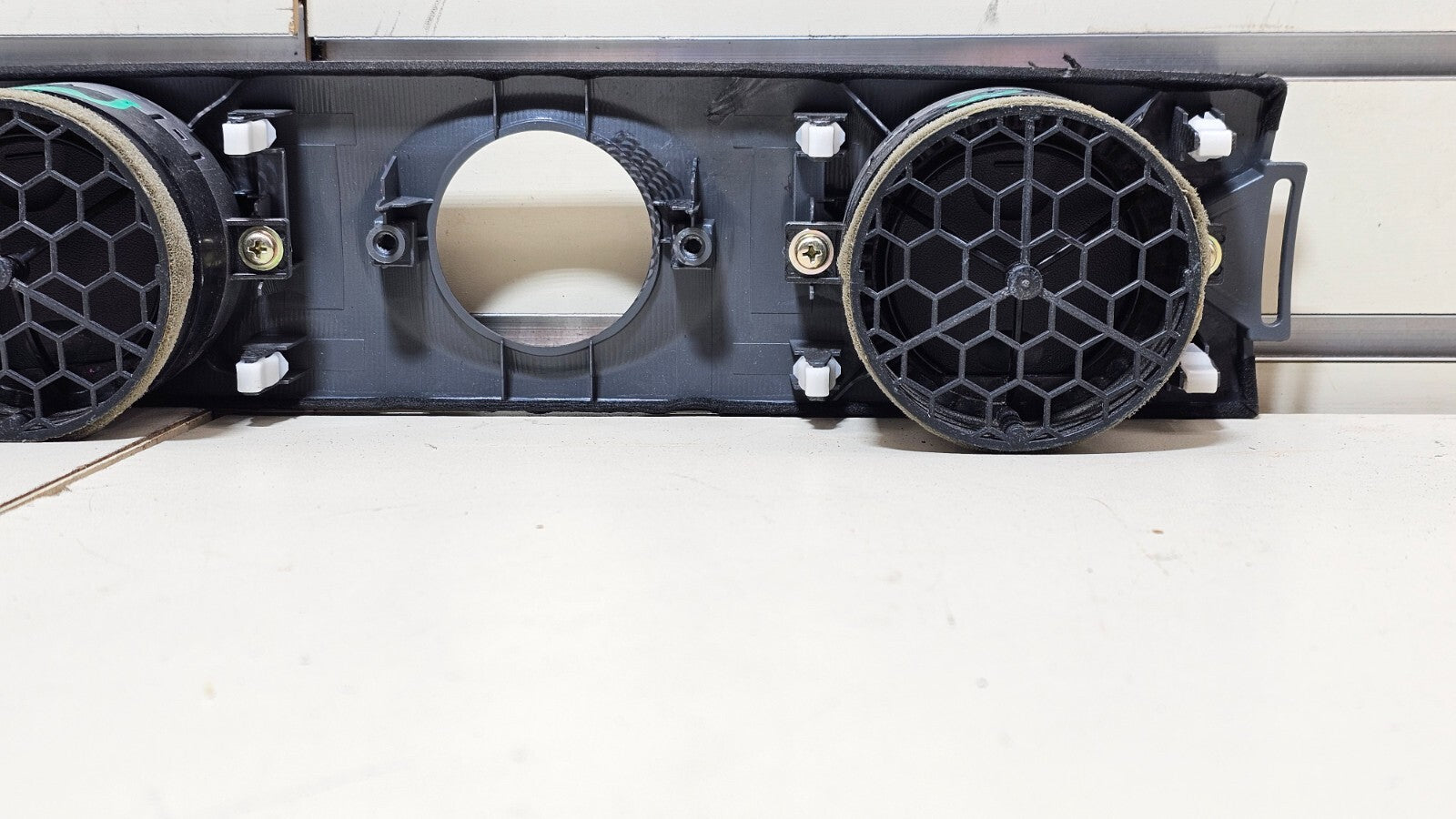 🔥03-06 MITSUBISHI OUTLANDER CARBON FIBER UPPER DASH VENT CLOCK BEZEL TRIM OEM
