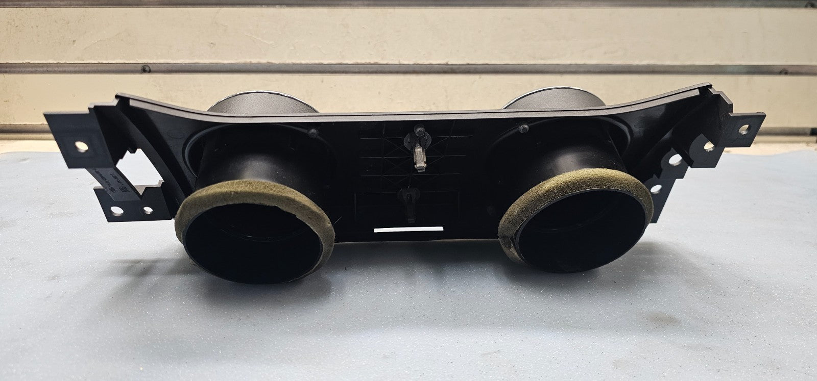 🔥05-09 FORD MUSTANG CENTER DASH AC HVAC A/C AIR VENT HEATER TRIM BEZEL BLACK