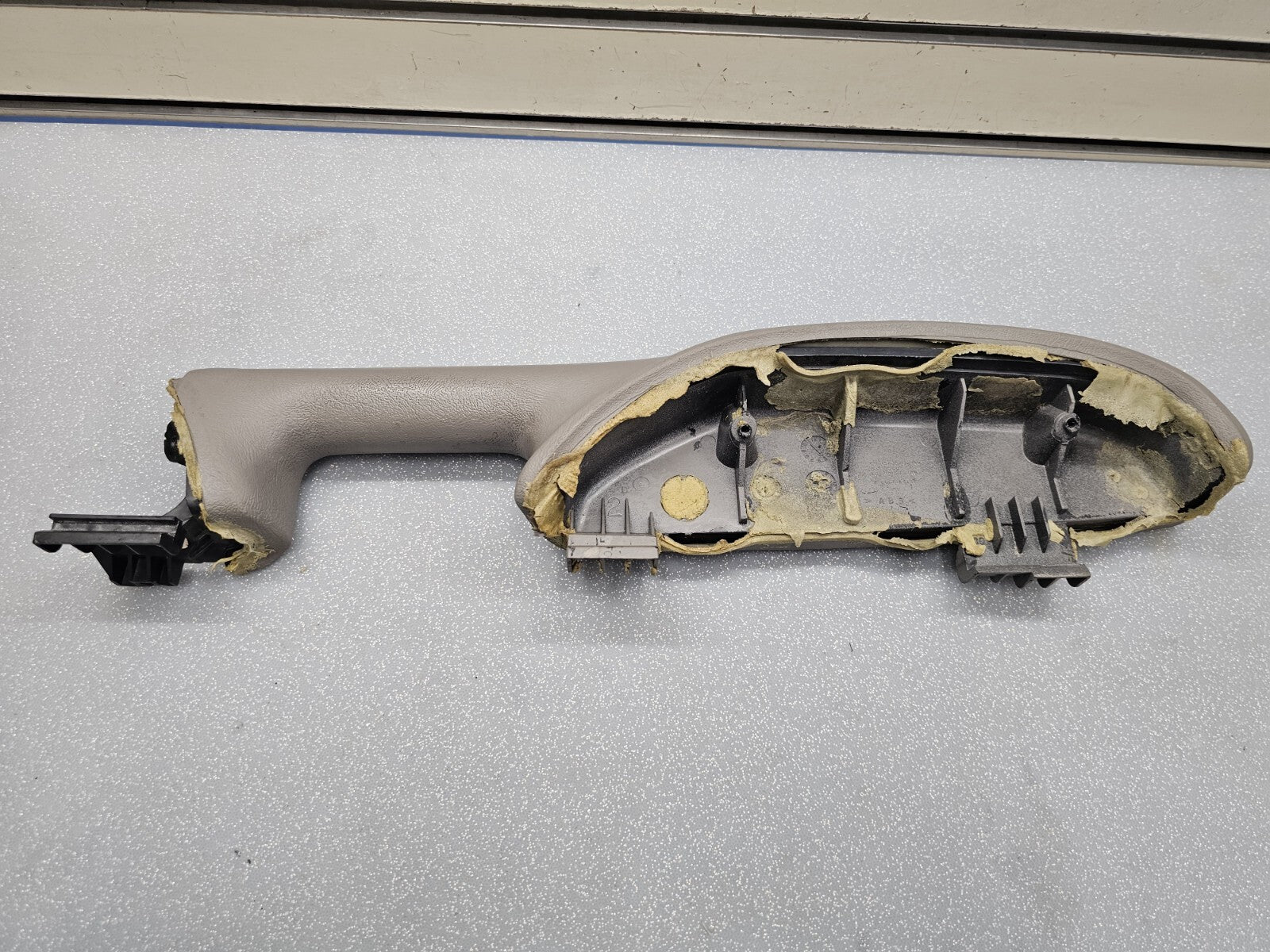 🔥99-02 Silverado SIERRA TAHOE DoorPanel ARMREST Front RIGHT Handle LIGHTGRAY H1