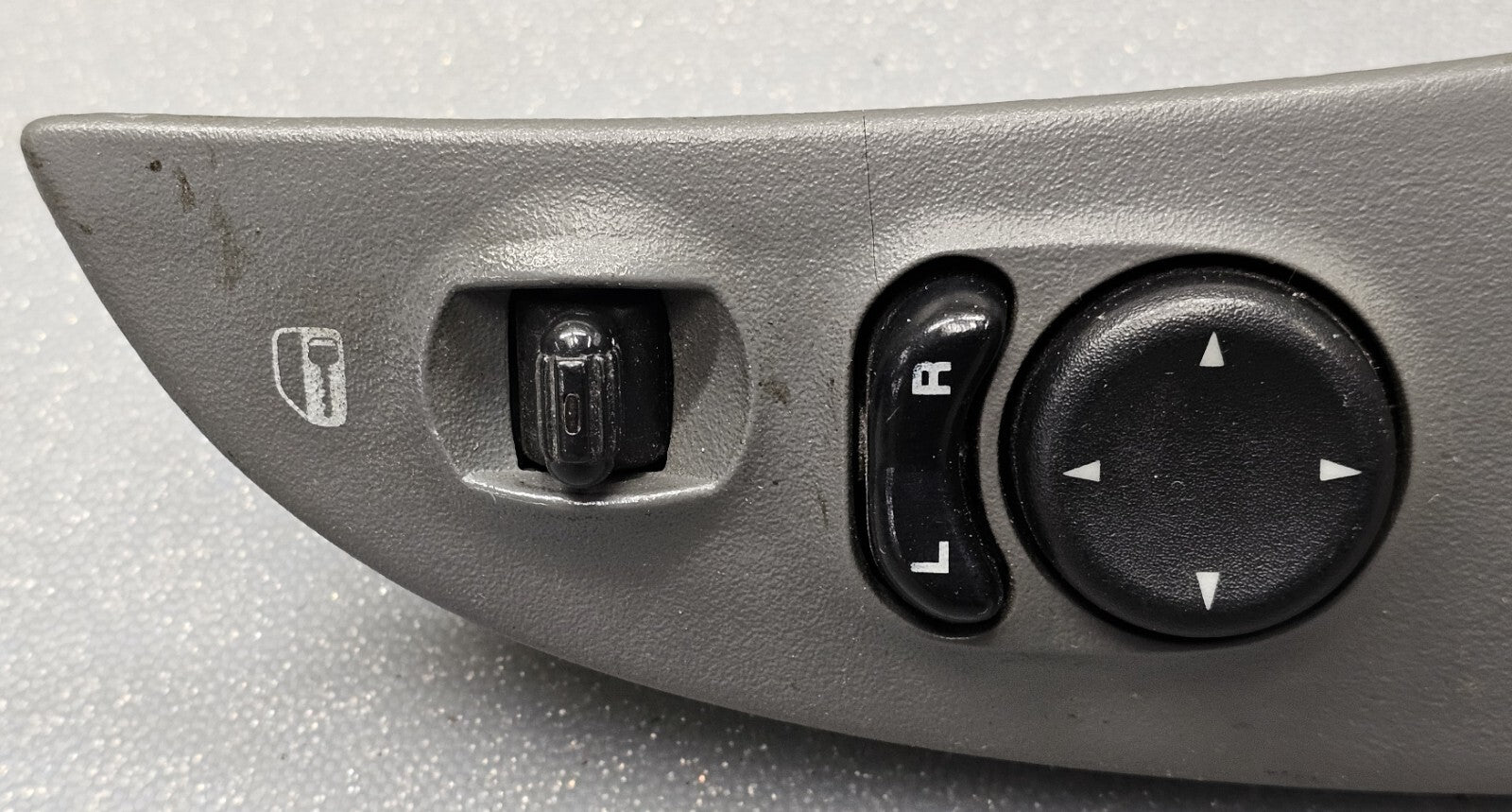 🔥02-07 Jeep Liberty Left Driver Power Window & Mirror Switch Lock Control Oem