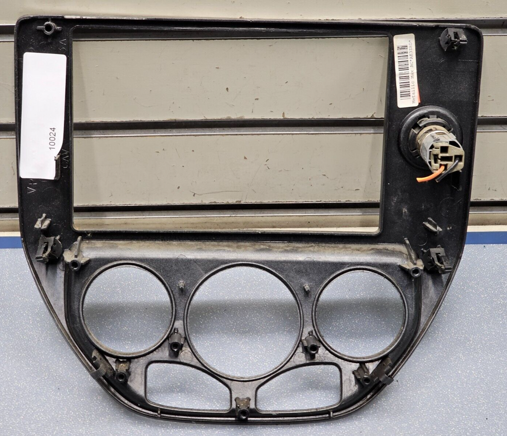 🔥05-07 FOCUS CENTER DASH RADIO STEREO CLIMATE CONTROL BEZEL TRIM PANEL SILVER