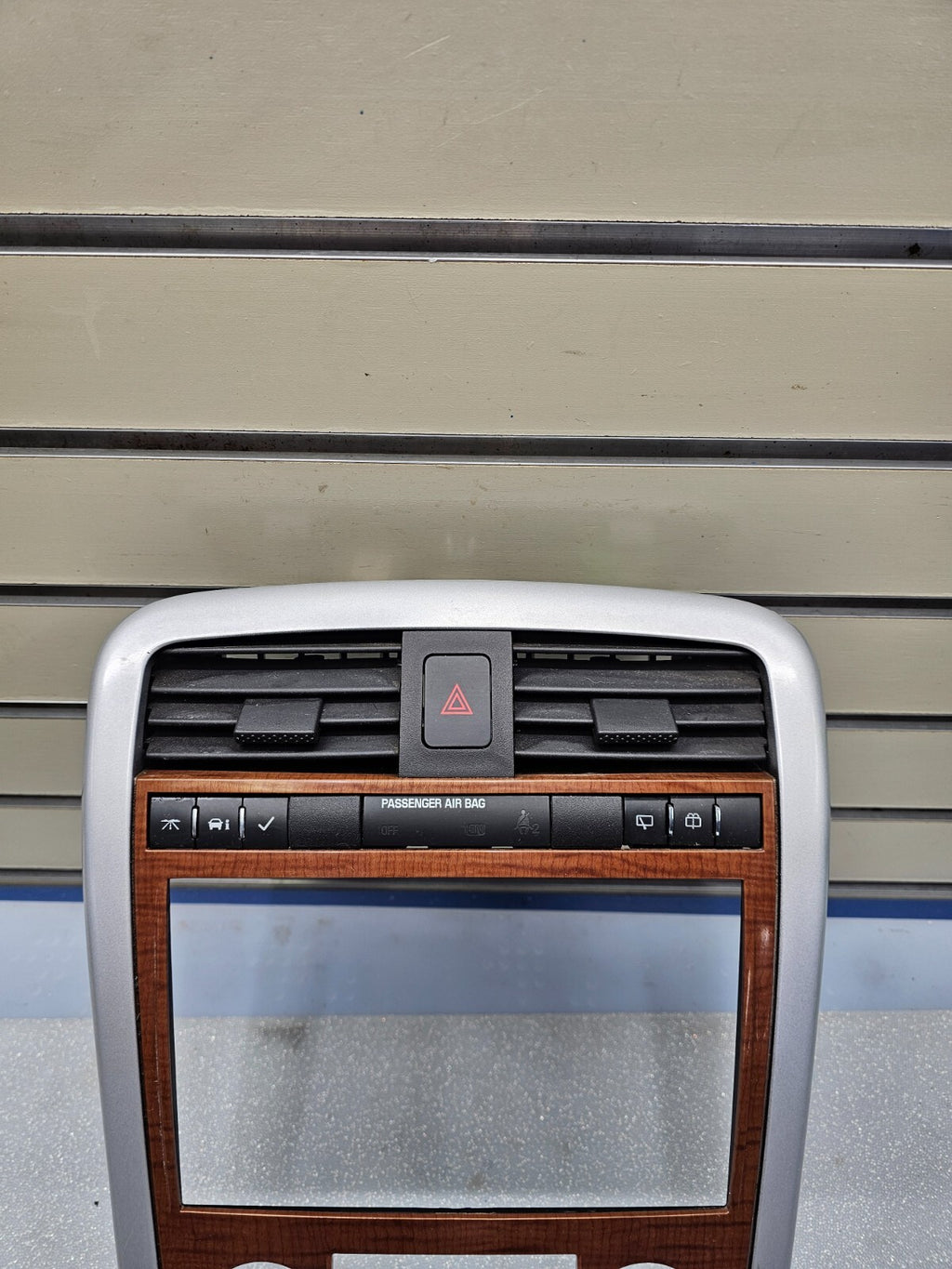 07-09 Equinox Center Dash Radio Climate Stereo Bezel Trim Panel SILVER/WOOD B43