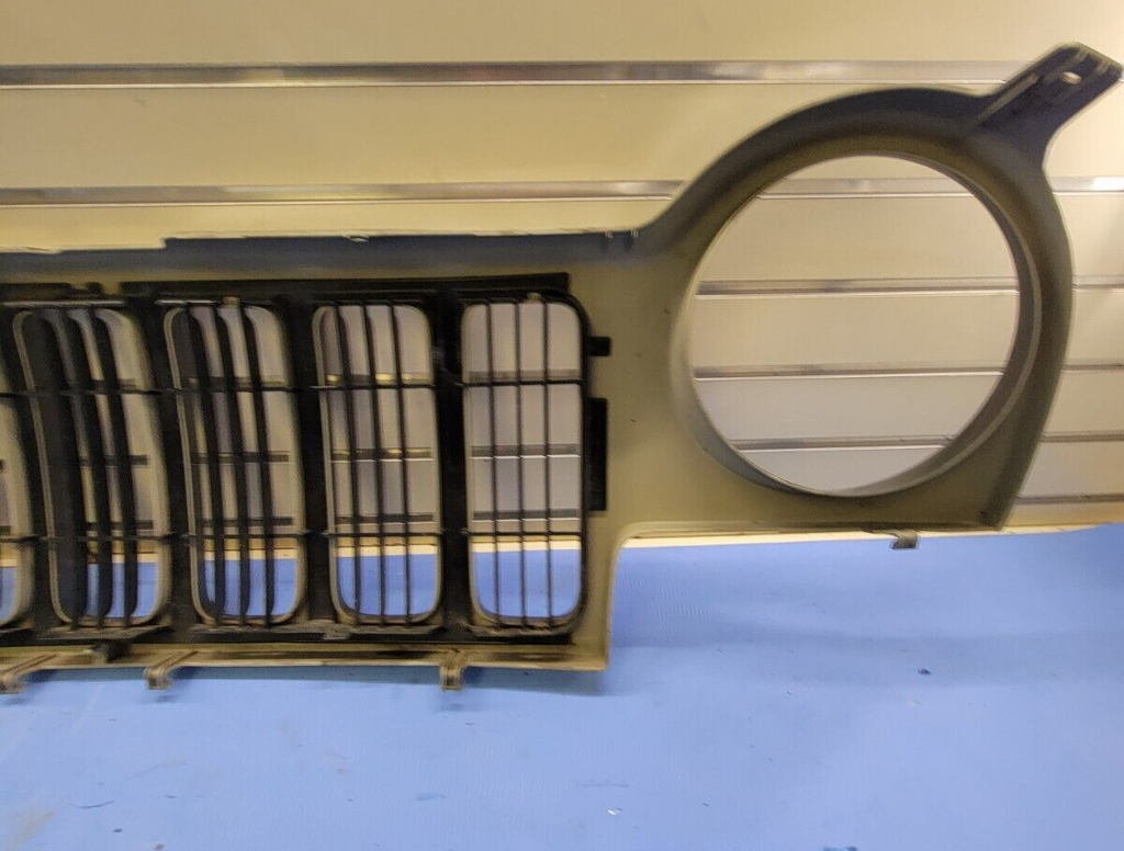 🔥02-04 Jeep Liberty KJ Top Upper Grille Assembly Chrome Genuine Gray OEM