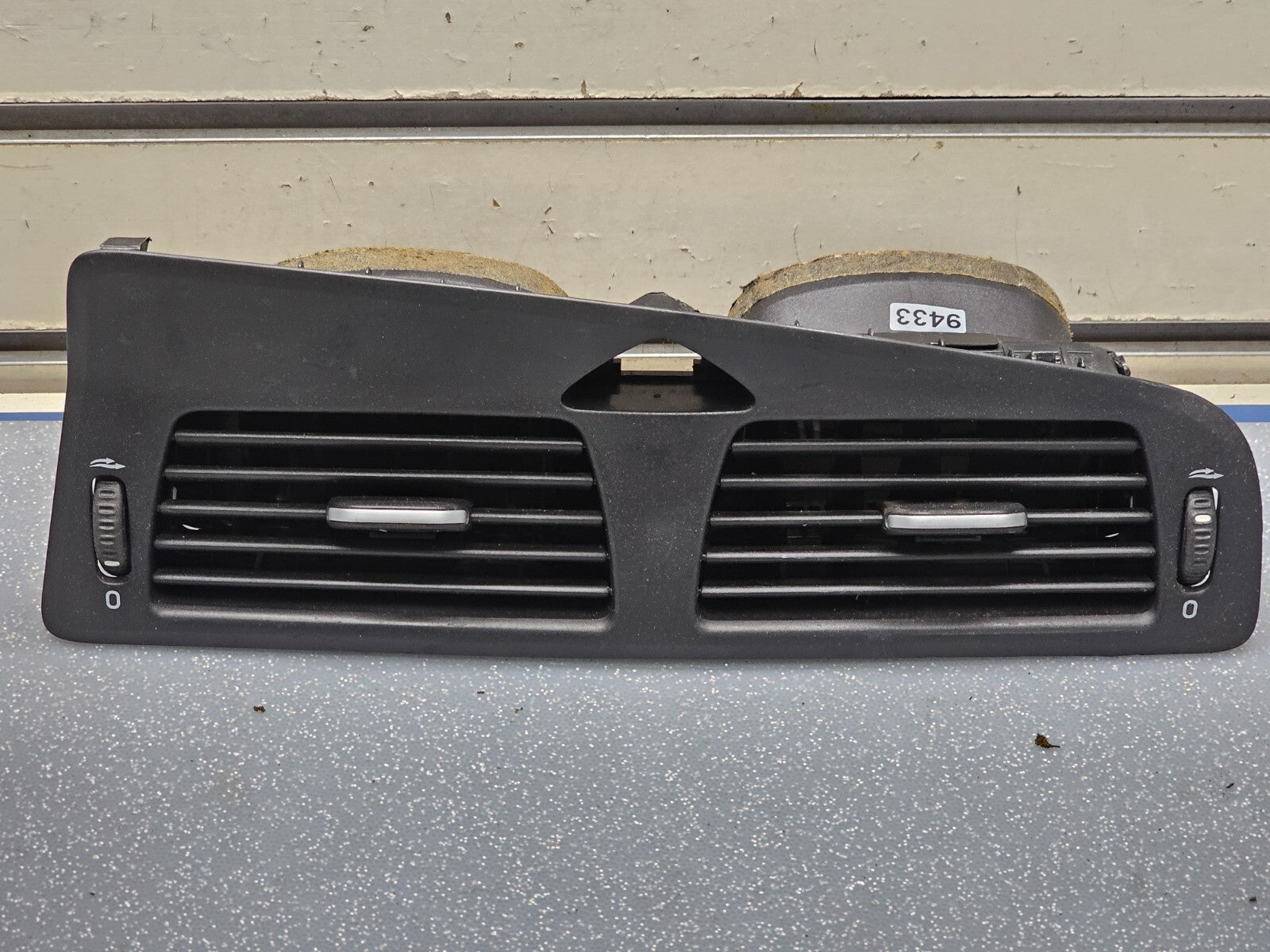 01-09 Volvo S60 V70 Center Dash Air Vent Grille Heater Conditioner Bezel DK GRAY