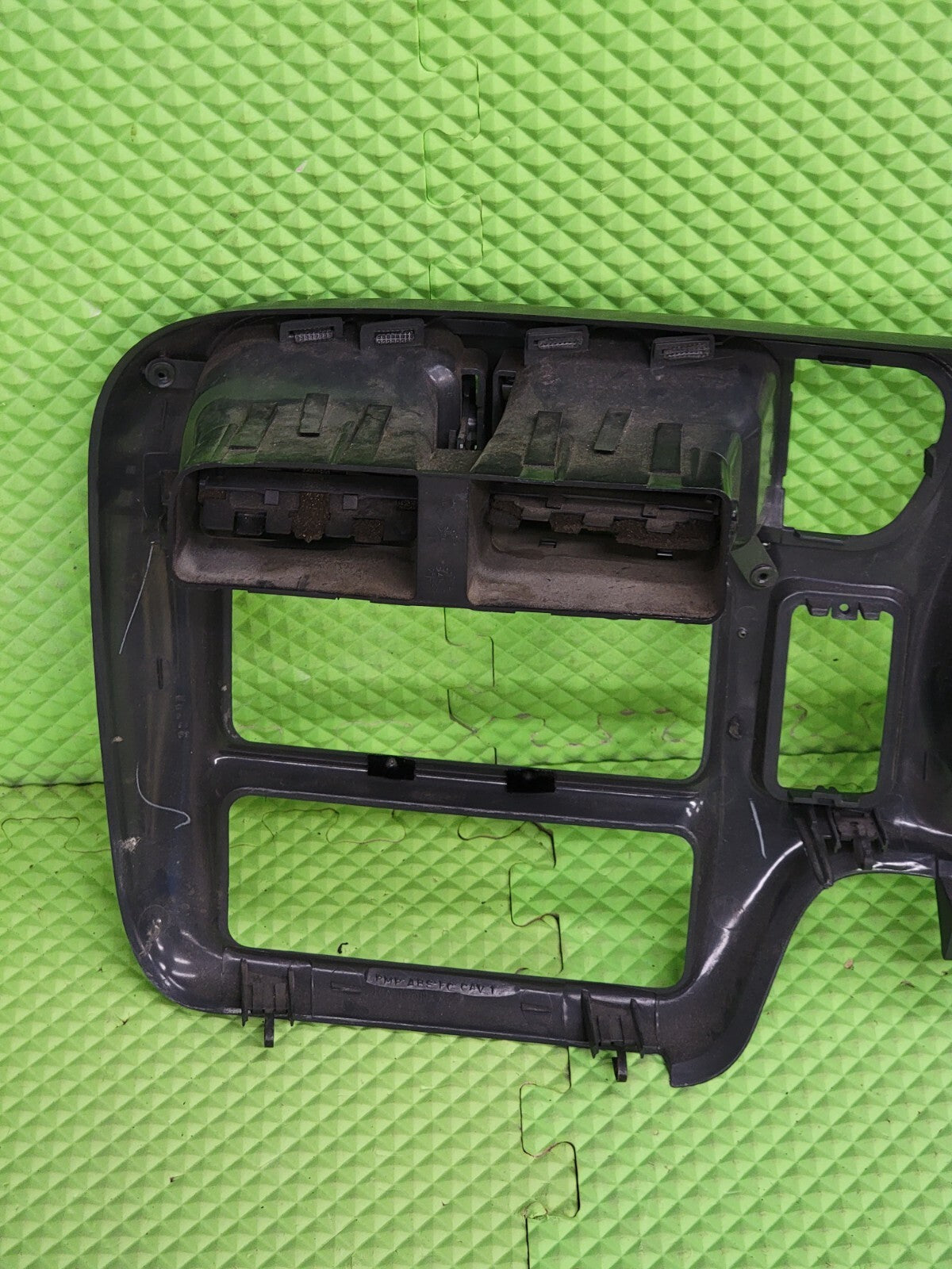 🔥98-04 BLAZER S10 JIMMY SONOMA Cluster Dash Radio Bezel graphite C8