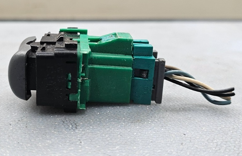 🔥97-05 GRAND PRIX VENTURE FRONT LEFT DRIVER POWER DOOR LOCK SWITCH PUSH BUTTON