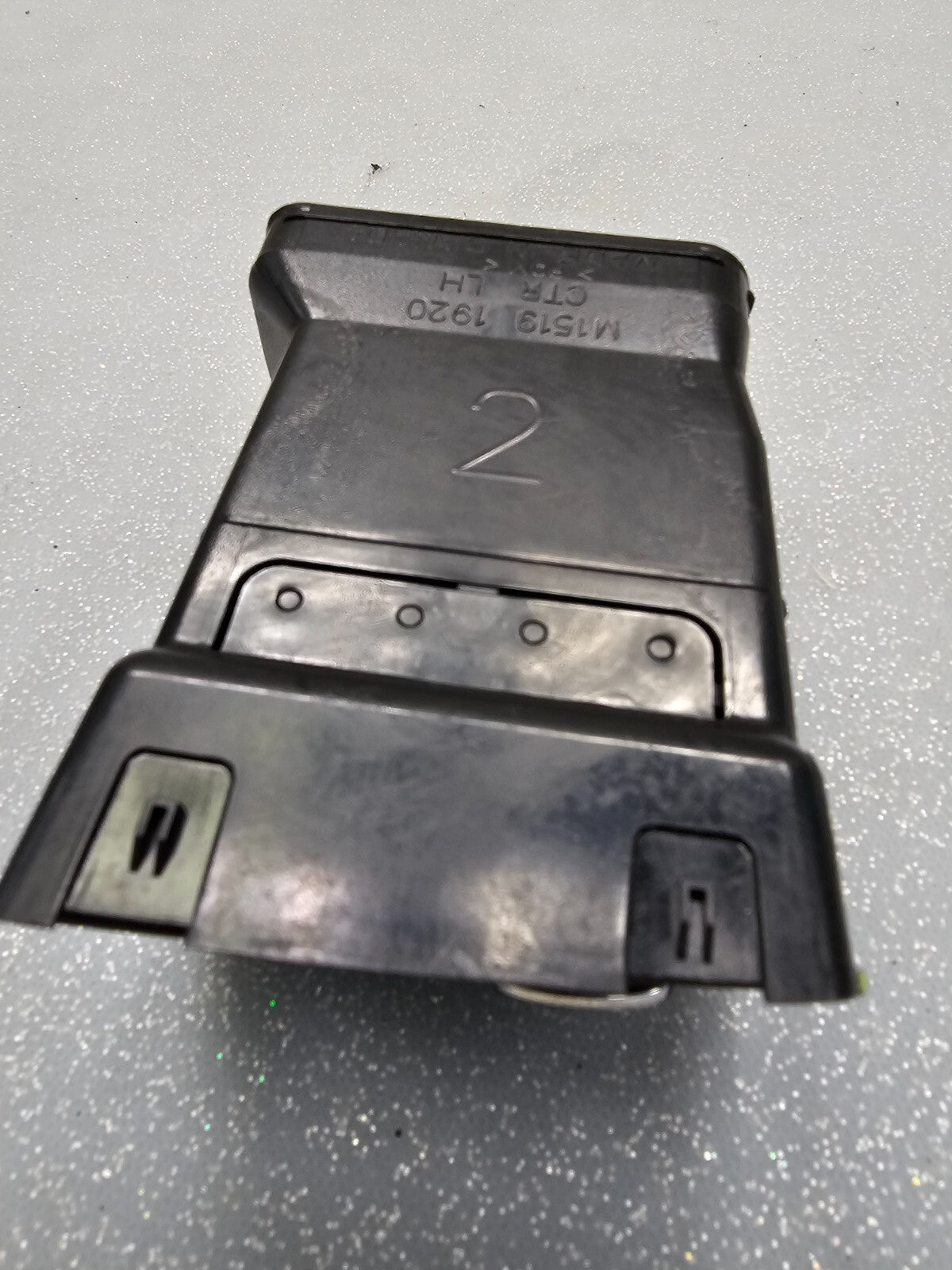 🔥2004-2012 Chevy Colorado GMC Canyon Dash Outer Air Vent LH Driver Side BLACK