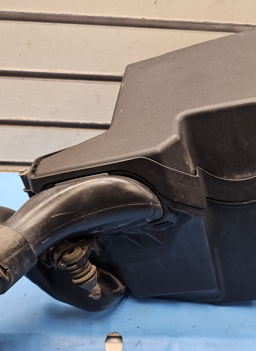 🔥2012-2018 Ford Focus Air Cleaner Box Assembly 2.0L