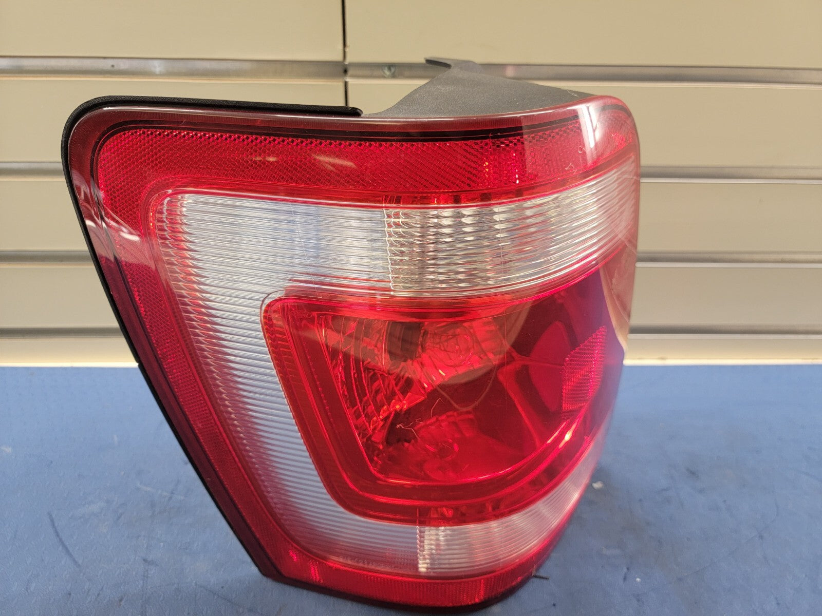 🔥08-12 Ford Escape left Hand driver Side Rear Tail Light Lamp Genuine OEM