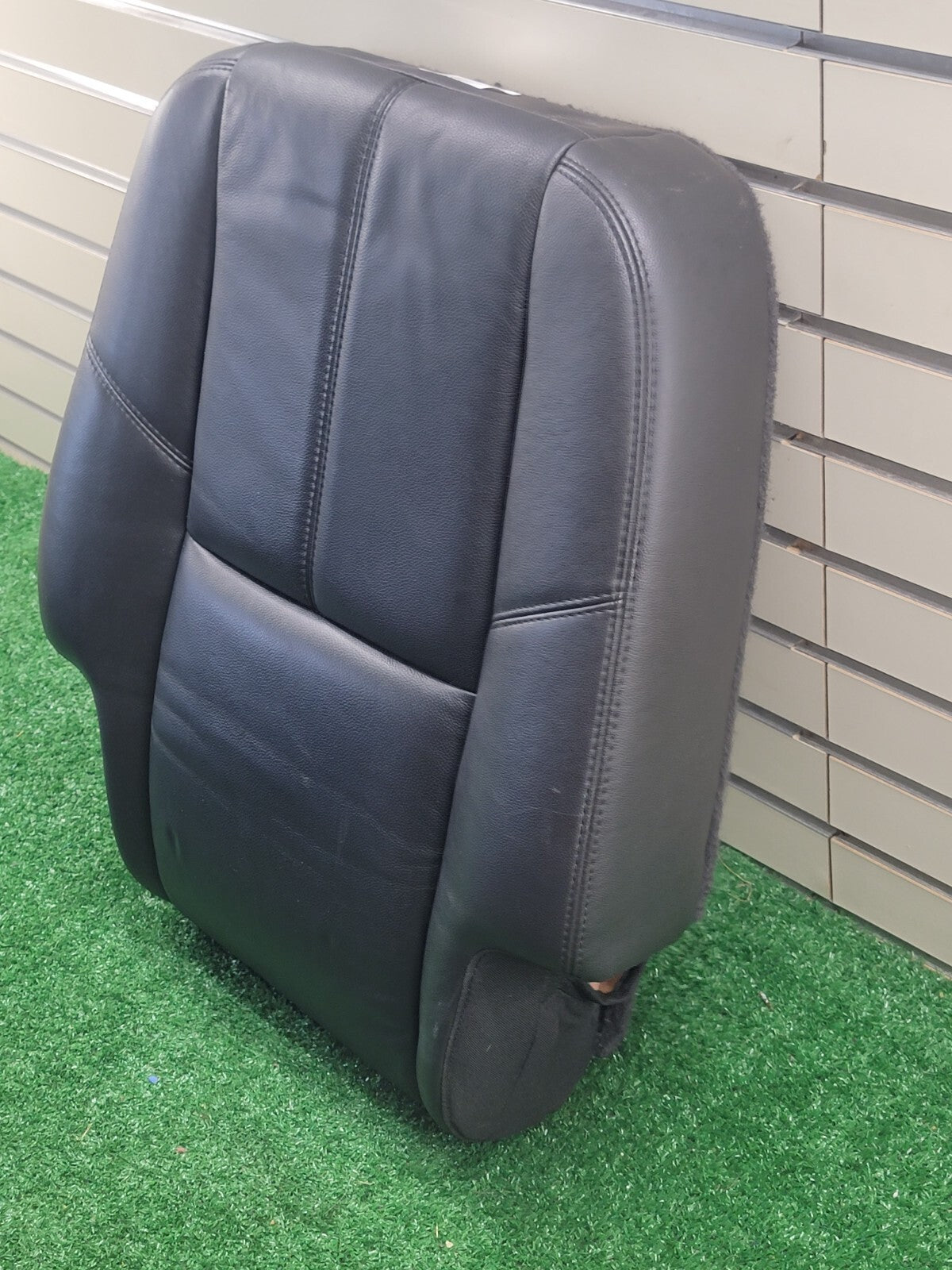 🔥07-13 GMC Sierra 1500 2500 3500 Seat rest cushion leather rear left black V4