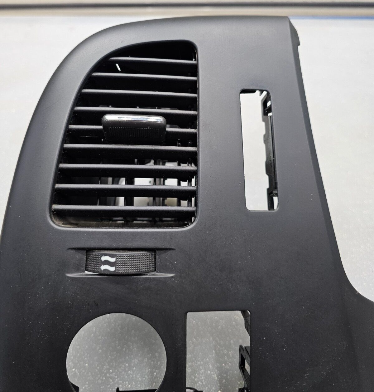 07-13 Silverado SIERRA Dash A/C Heater AIR VENT Front LEFT Driver BLACK VT34