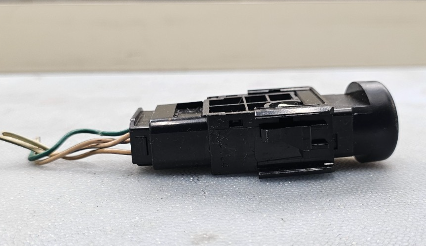 03-08 Toyota Matrix Hazard  SWITCH Button Black