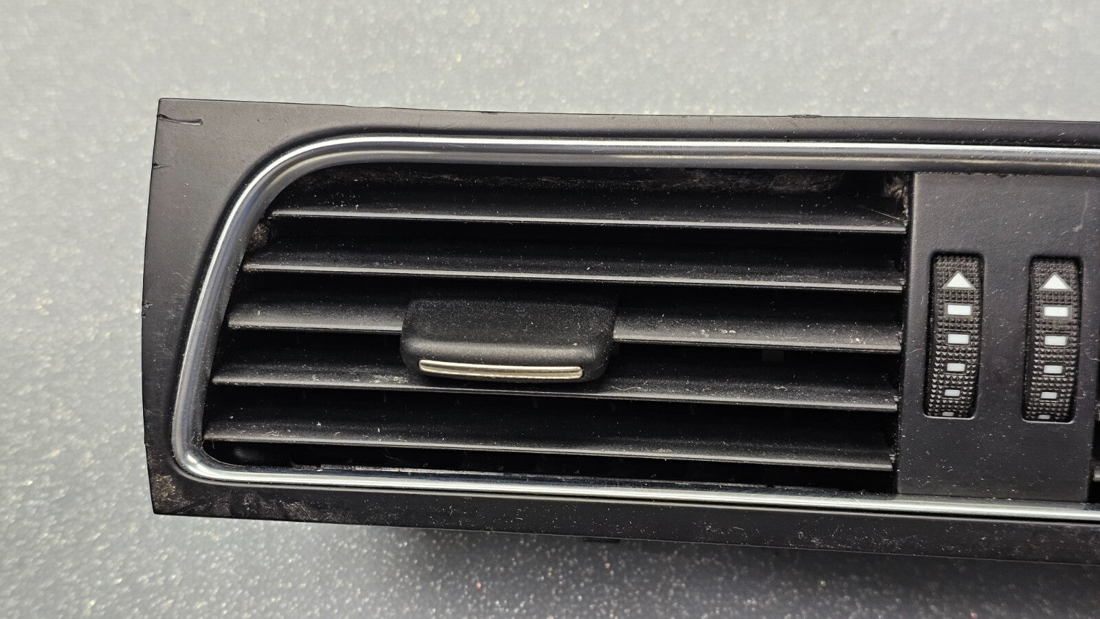 09-12 Audi A4 S4 A5 Center Dash AC Air Vent Heater Conditioner Instrument Black