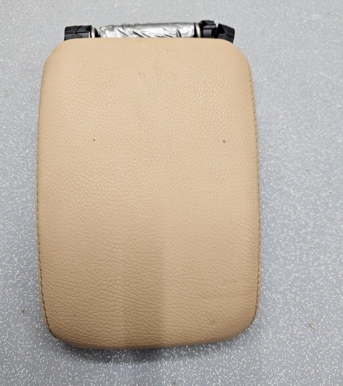 🔥05-08 Volkswagen VW Jetta Center Console Arm Rest Leather Cover Lid Tan OEM