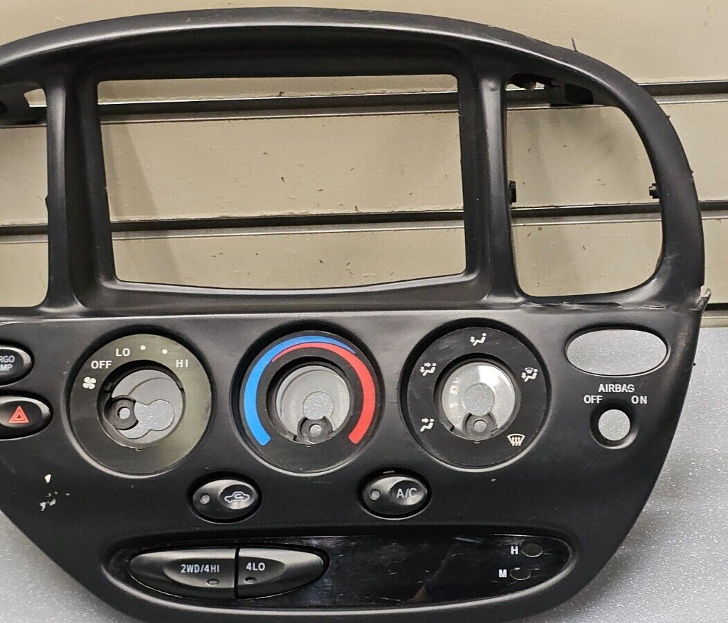 🔥00-06 Tundra Dash Center AM FM Radio Audio Stereo Display Climate Bezel Black