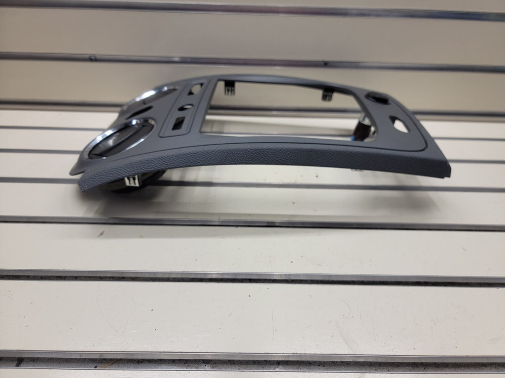 🔥2006-2011 Chevrolet HHR Center Dash Radio Trim w Vents B37 grey