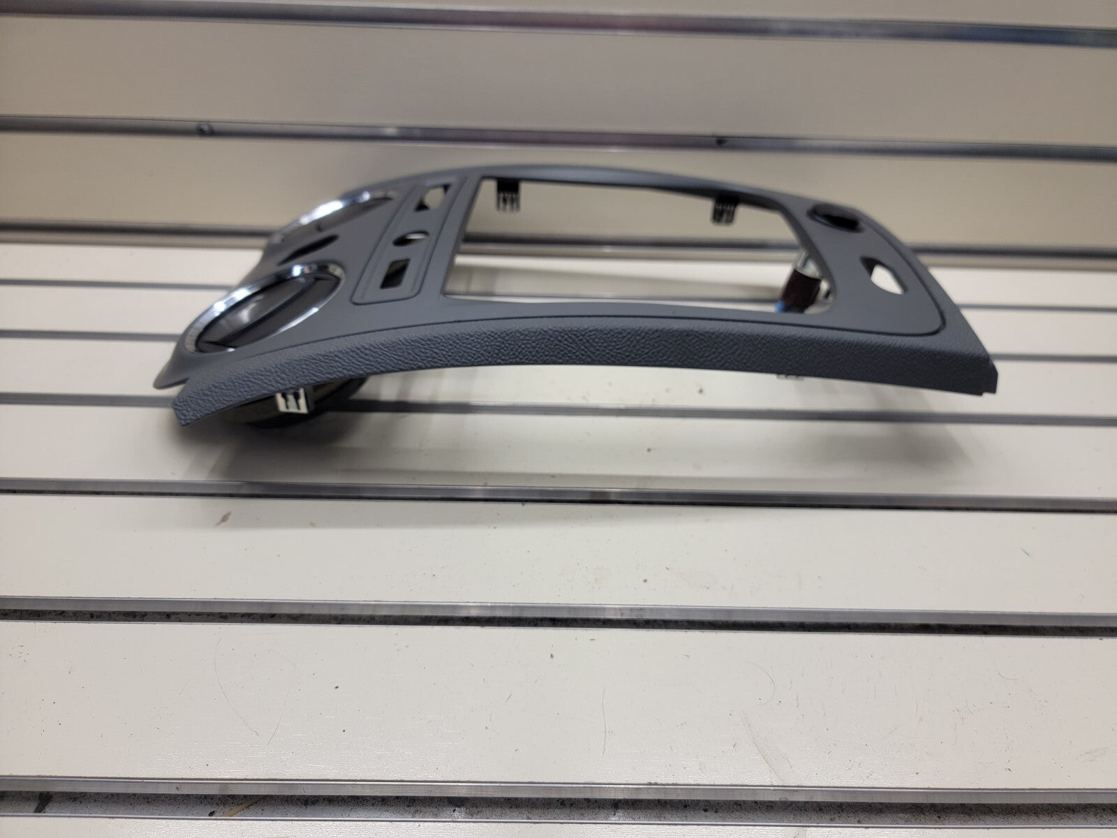 🔥2006-2011 Chevrolet HHR Center Dash Radio Trim w Vents B37 grey