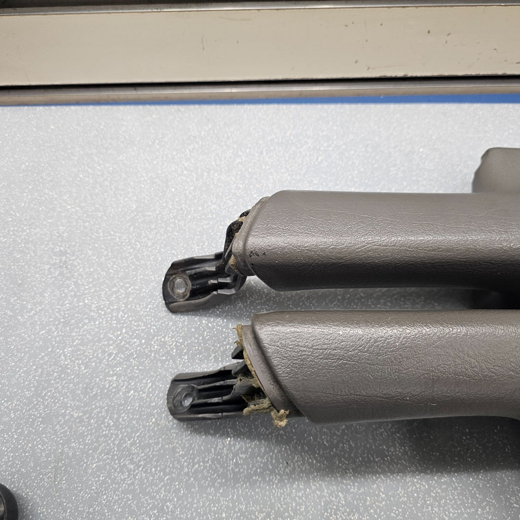 🔥02-09 TRAILBLAZER Door Panel ARMREST Pull Handle LEFT & RIGHT Set 2 GRAY H4