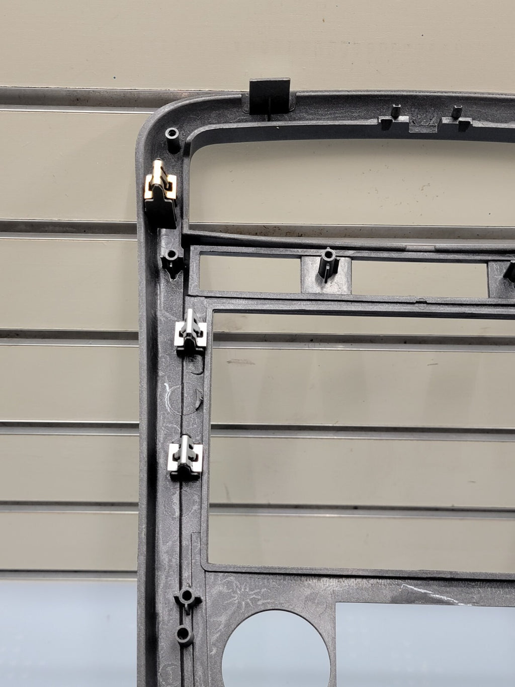 07-09 Chevrolet Equinox Center Dash Radio Climate Bezel Surround Trim silver