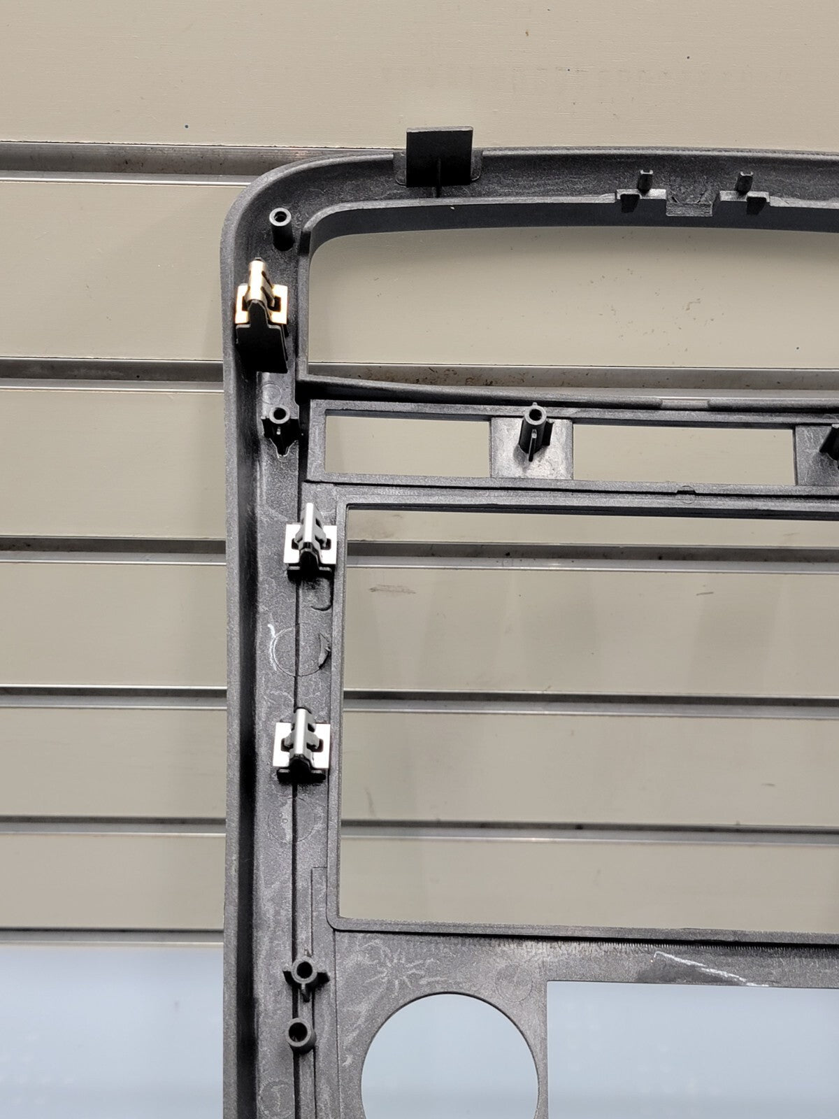 07-09 Chevrolet Equinox Center Dash Radio Climate Bezel Surround Trim silver
