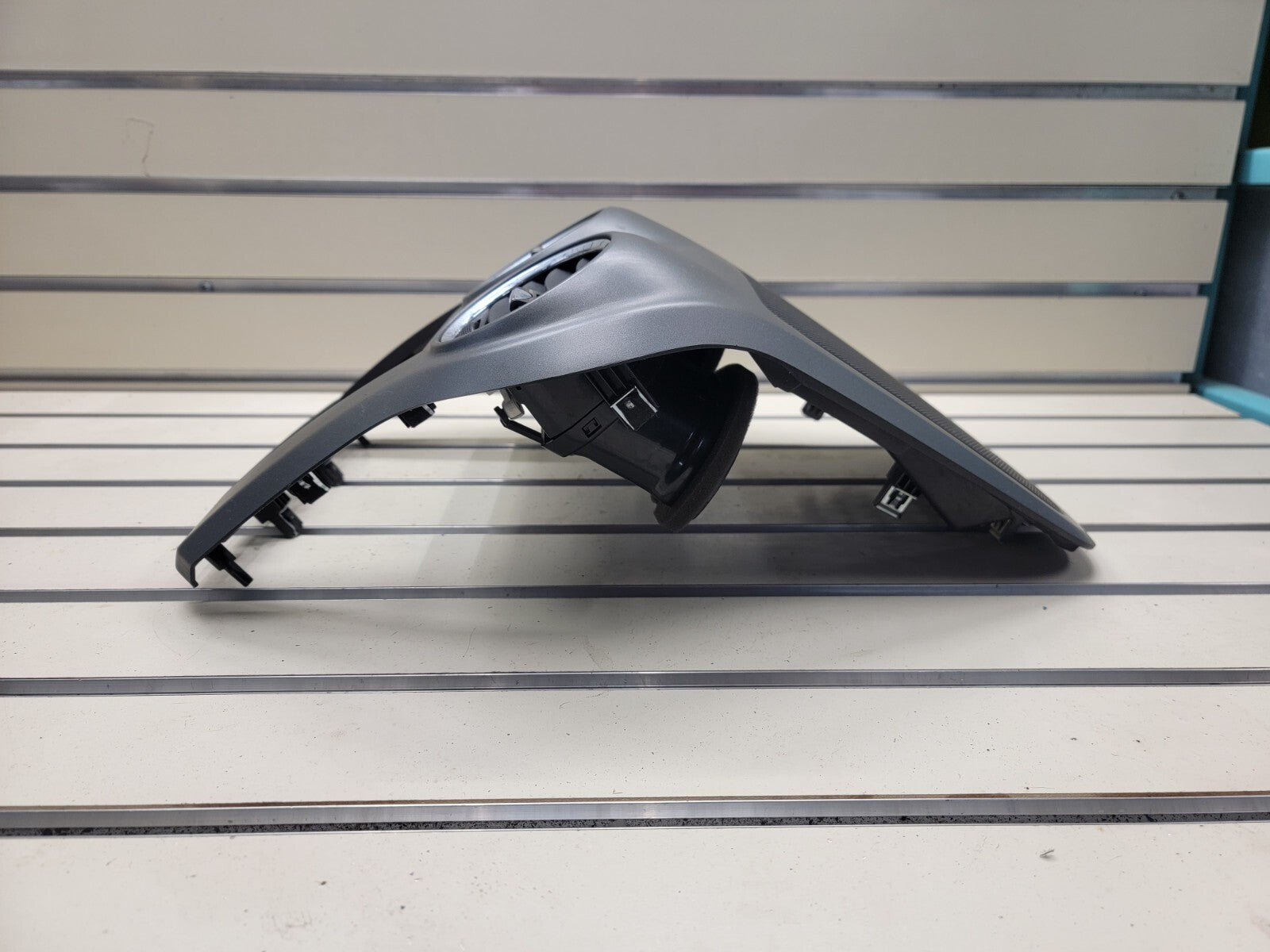 🔥08-10 Saturn Vue Center Dash Radio Stereo Bezel Trim With Vents OEM Gray B31