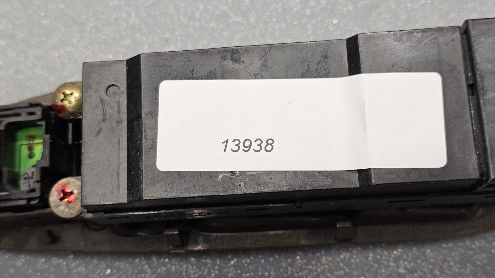 🔥00-04 Legacy Outback Left Driver Master Window Door Control Switch Bezel Black