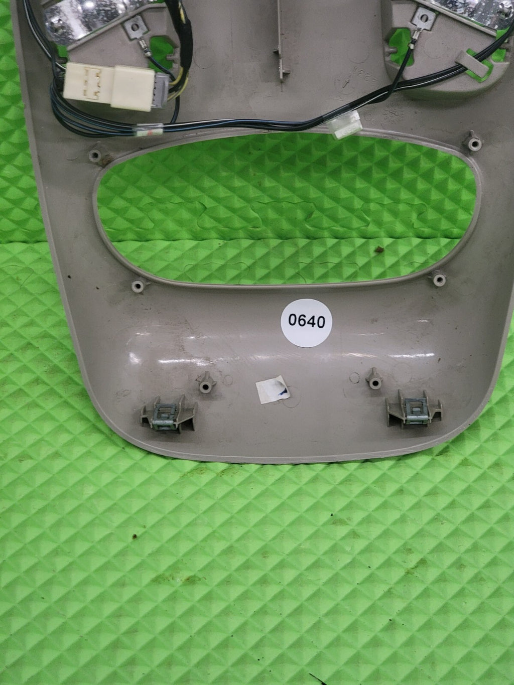 🔥2002-2005 Dodge Ram 1500 OverHead Console Map Dome TAN