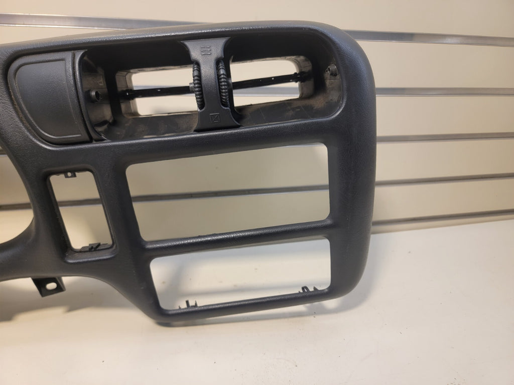 98-04 BLAZER S10 JIMMY SONOMA Cluster Dash Radio Bezel Dark Gray C8