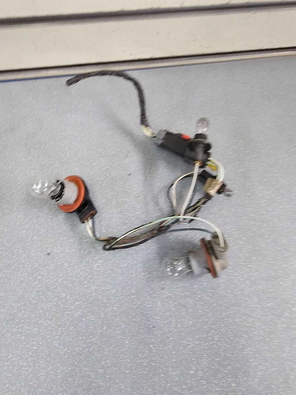 🔥2004 -2008 Chrysler Pacifica left or right tail light wiring harness OEM