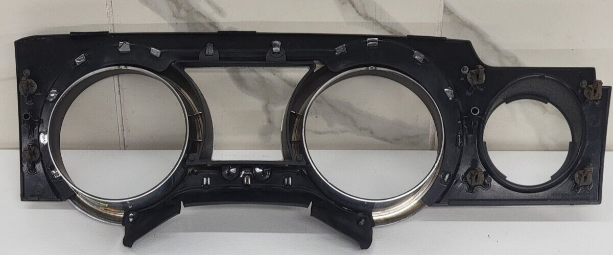 🔥05-09 Mustang Dash Instrument Cluster Bezel Speedometer Trim Chrome/Black C32