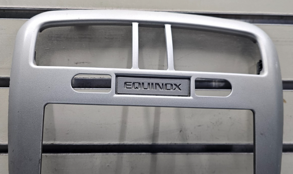 🔥05-06 Chevy Equinox Center Dash Radio Climate Control Bezel Trim Panel Silver
