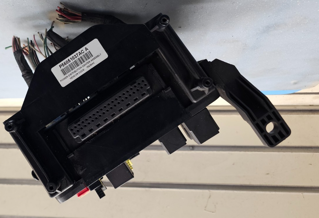 🔥02-05 Dodge Ram Engine TIPM Fuse Box Junction Body Control Distribution Module