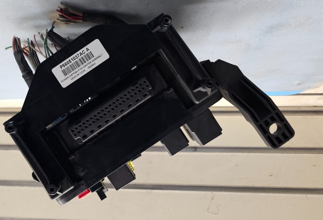 🔥02-05 Dodge Ram Engine TIPM Fuse Box Junction Body Control Distribution Module
