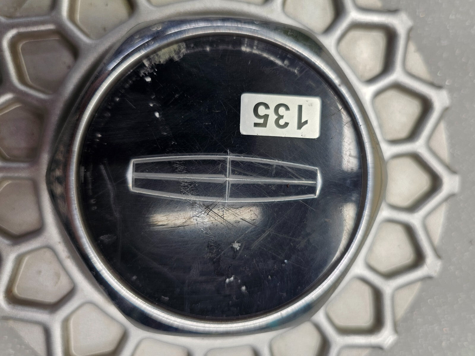 90-97 LINCOLN TOWN CAR FRONT REAR WHEEL TIRE COVER CENTER CAP HUB CAP SILVER OEM