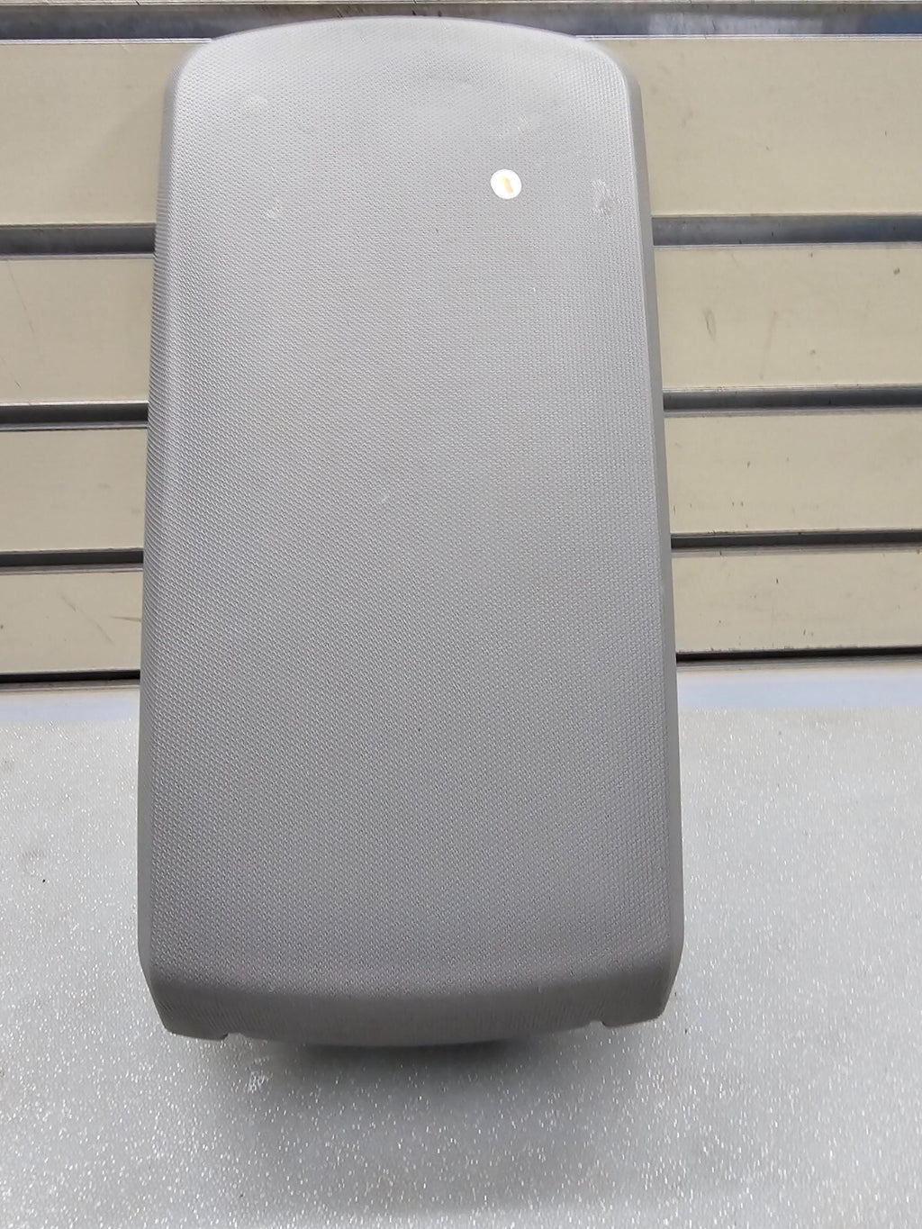 07-10 Chrysler Sebring Center Console Lid Armrest Storage Assembly Top Gray OEM