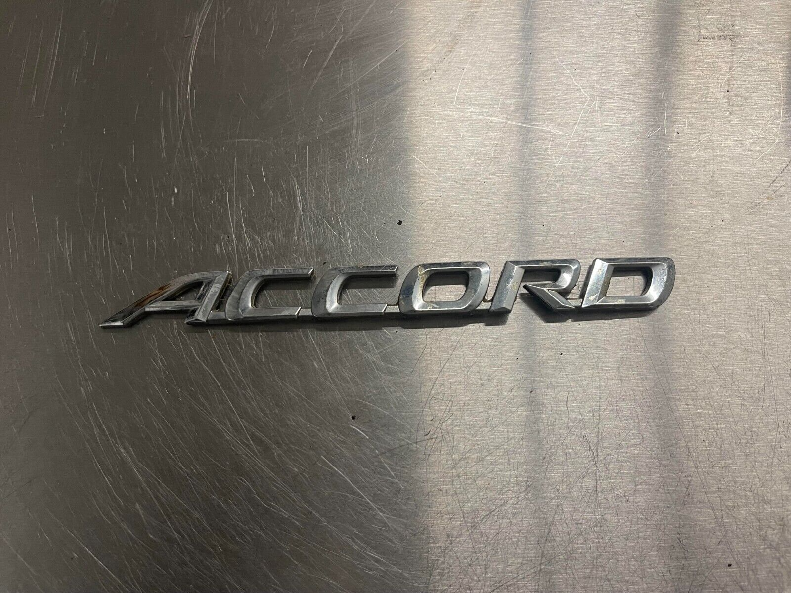 03-07 HONDA ACCORD COUPE REAR LID CHROME CENTER EMBLEM LOGO NAMEPLATE BADGE OEM