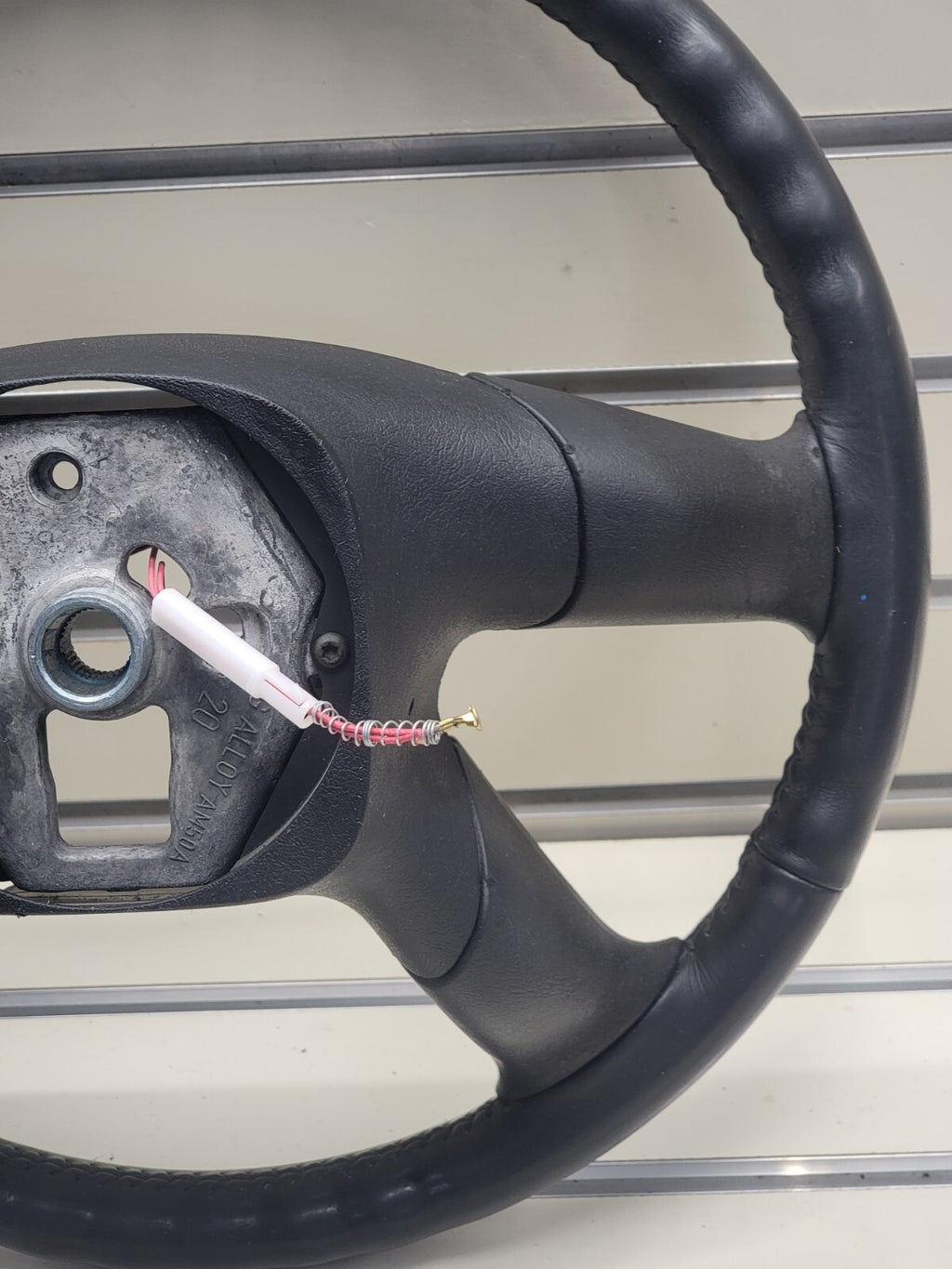 🔥03-06 SILVERADO SIERRA YUKON TAHOE SUBURBAN STEERING WHEEL LEATHER BLACK