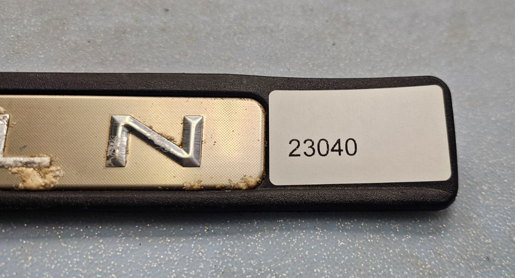 🔥2003-2011 Lincoln Town Car OEM Genuine Interior Trim Door Sill Plate