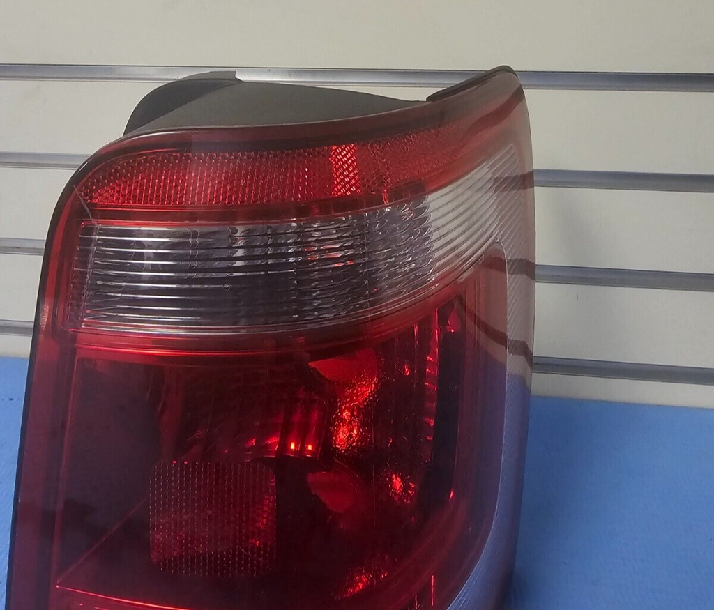 🔥08-12 Ford Escape Right Passenger Rear Tail Brake Stop Light Lamp Assembly OEM