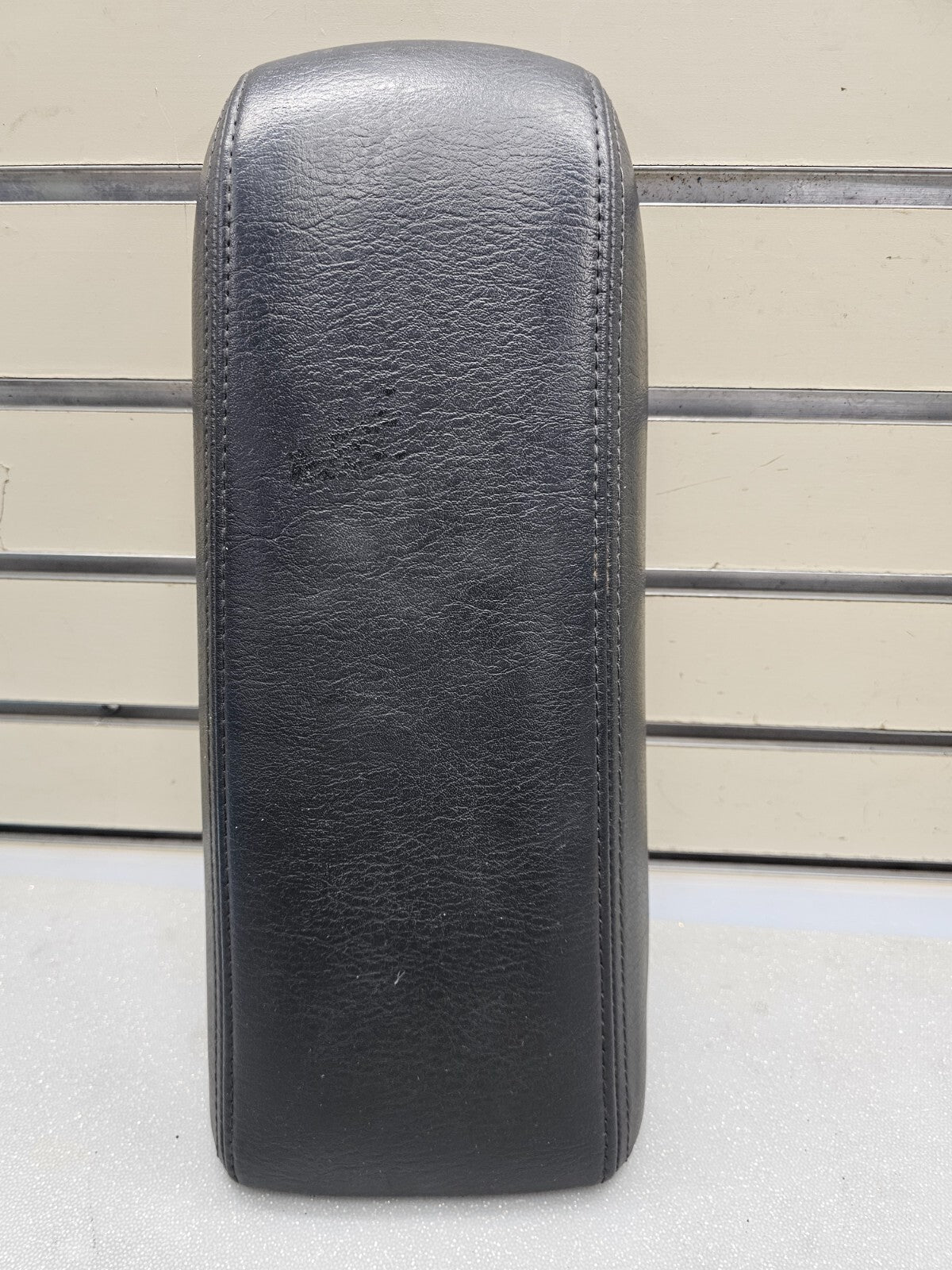 98-04 Chrysler 300M Front Center Console Lid Armrest Leather Top Assembly Black